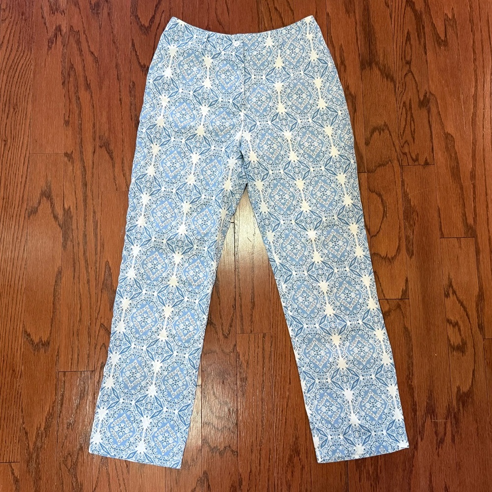 NWOT Blue and White Patterned Fabric Flowy Pants